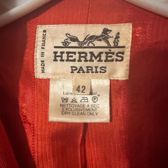 Elegant Hermes Orange Women's hunt master style riding frock. - Picture 2 of 8